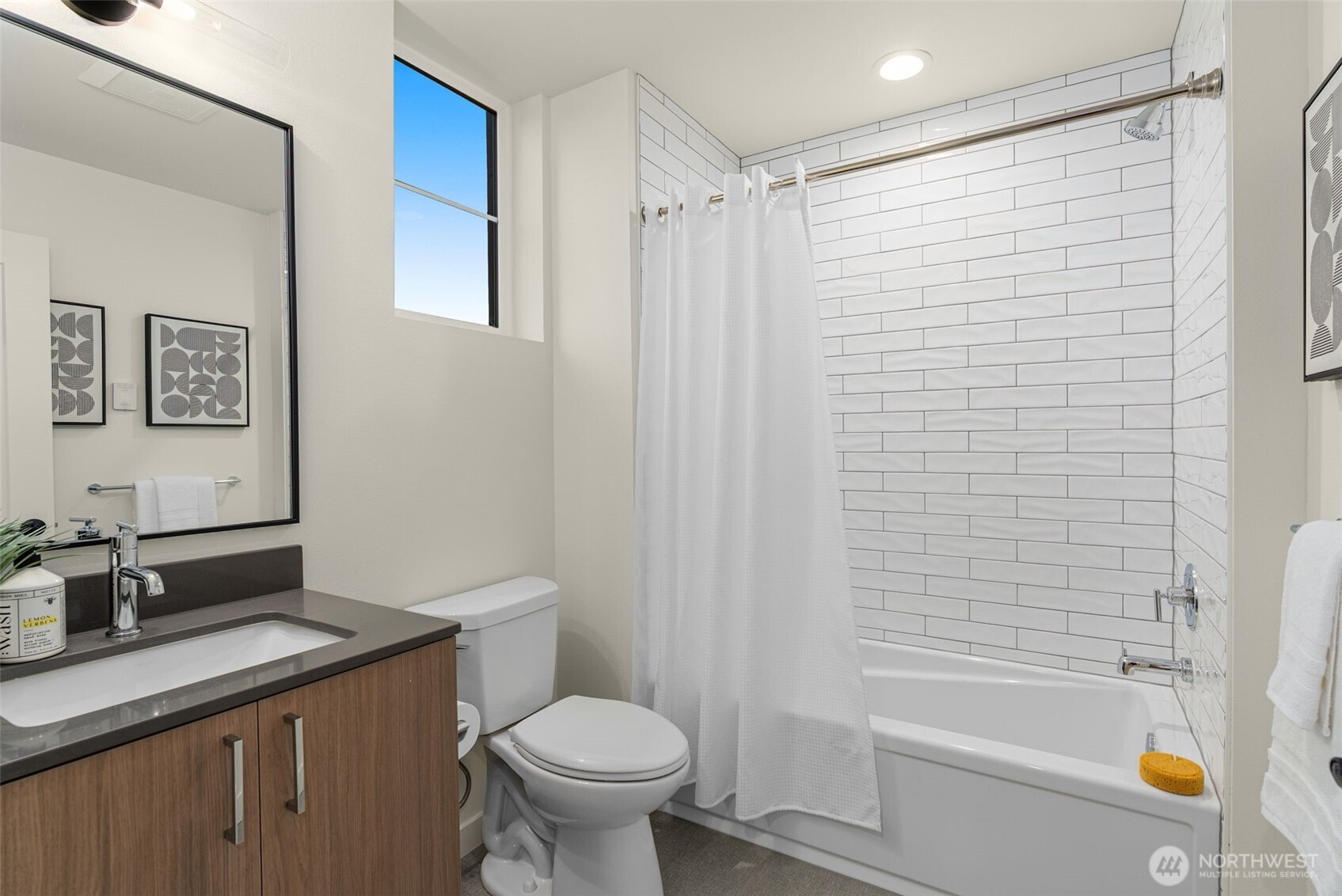property viewer photo 15
