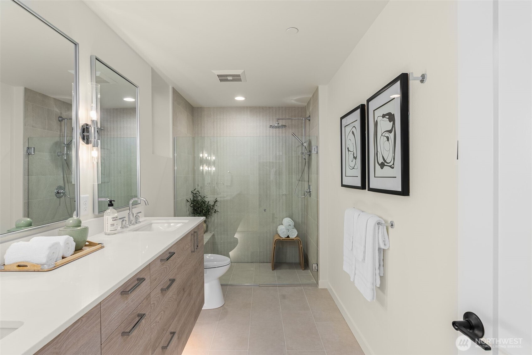property viewer photo 17