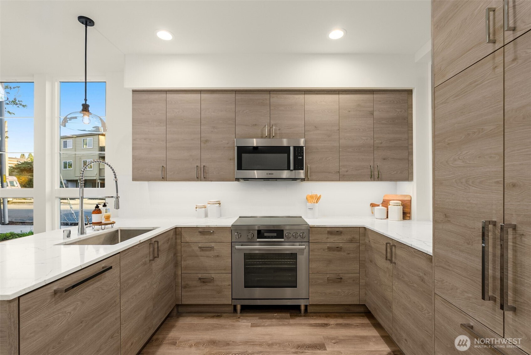 property viewer photo 7