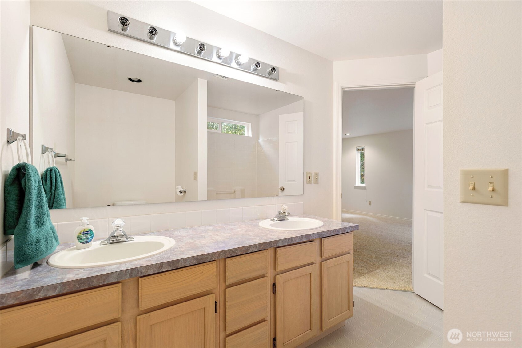 property viewer photo 22