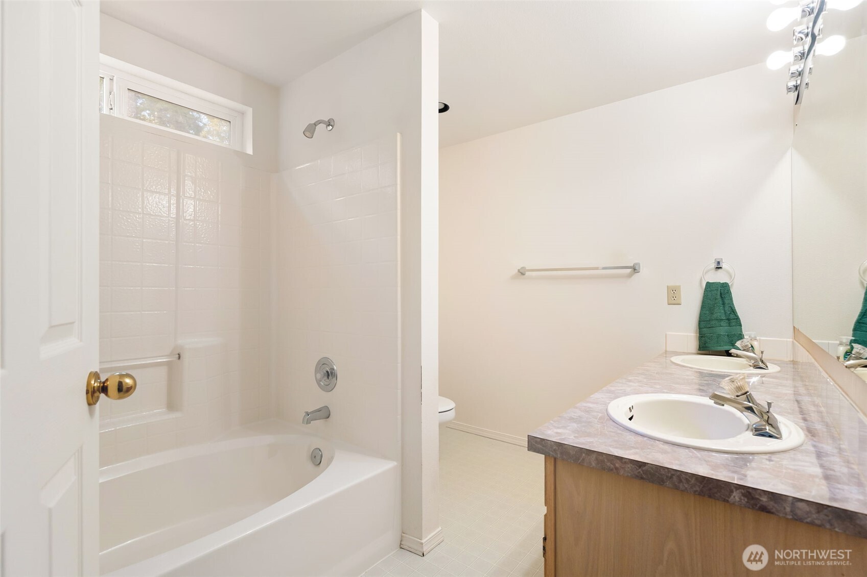 property viewer photo 23