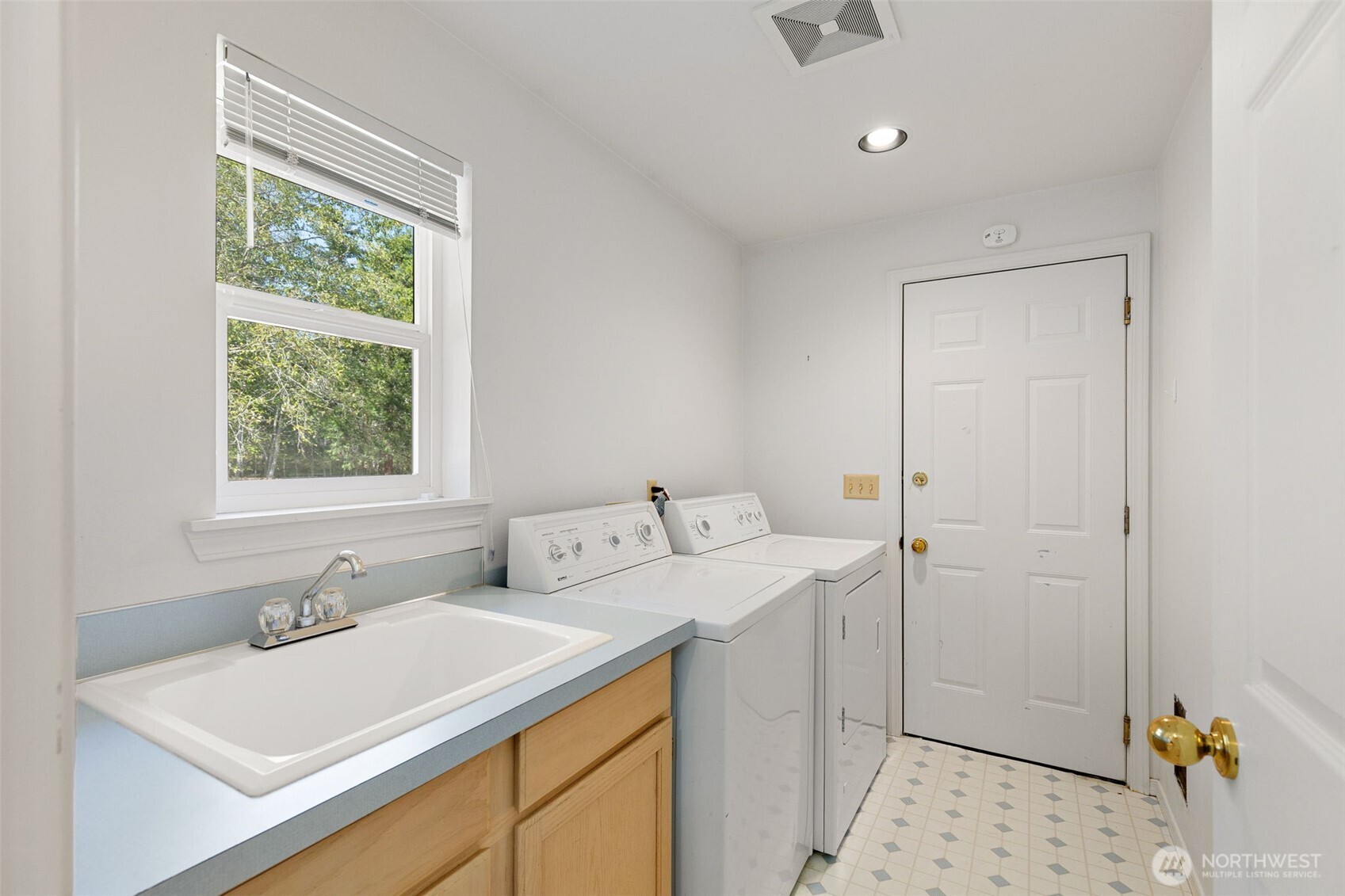 property viewer photo 27