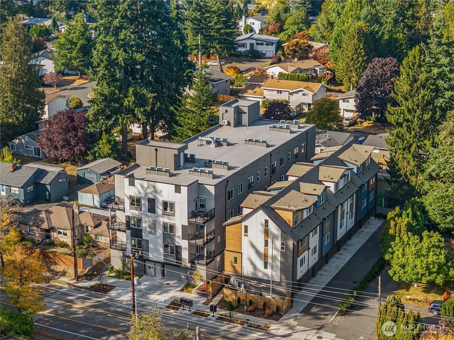 2152 N 185th St