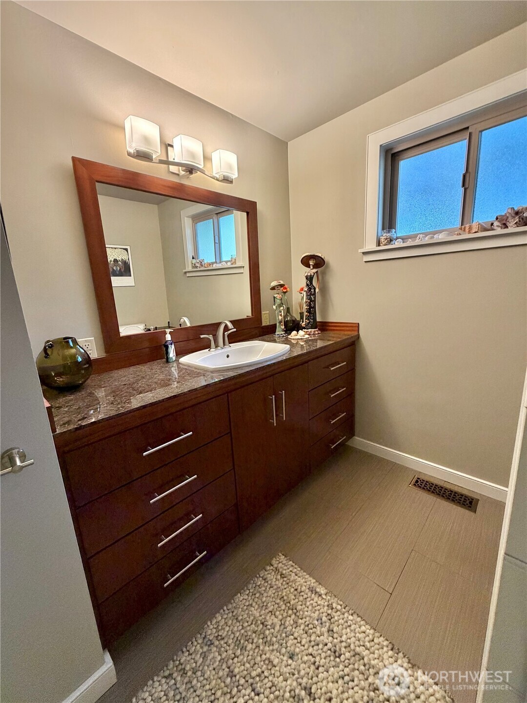 property viewer photo 22