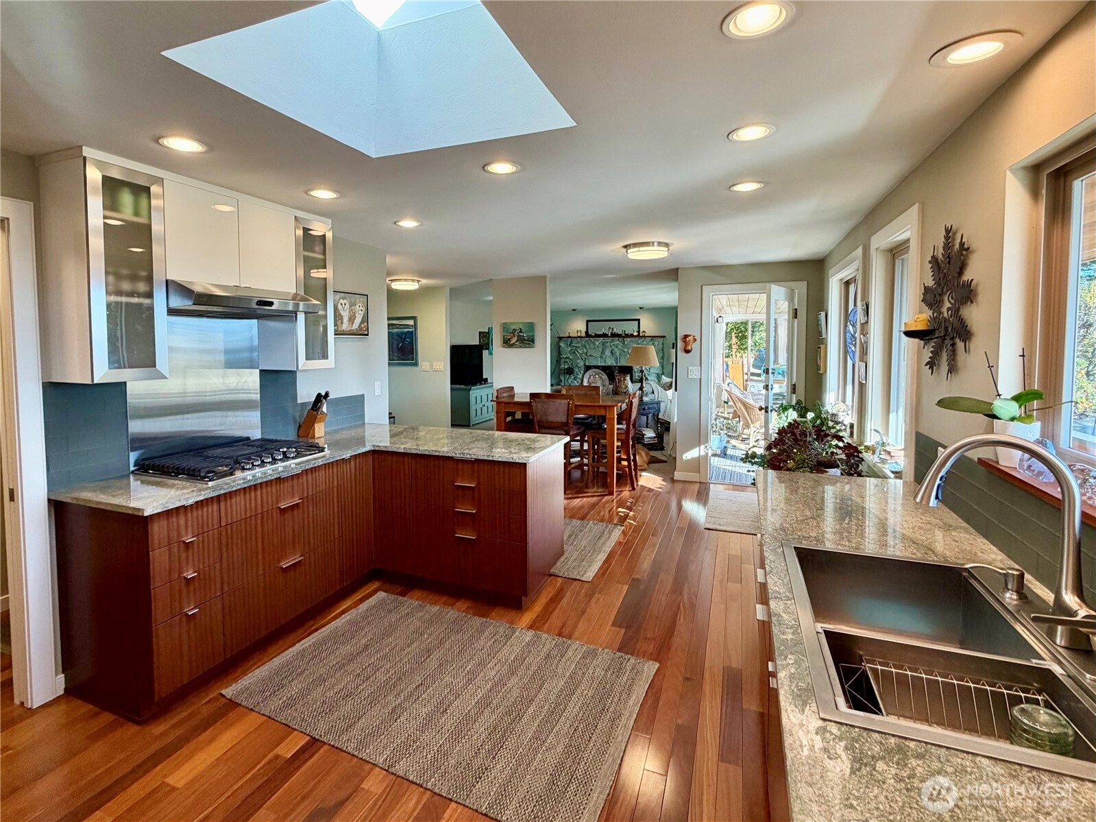 property viewer photo 6