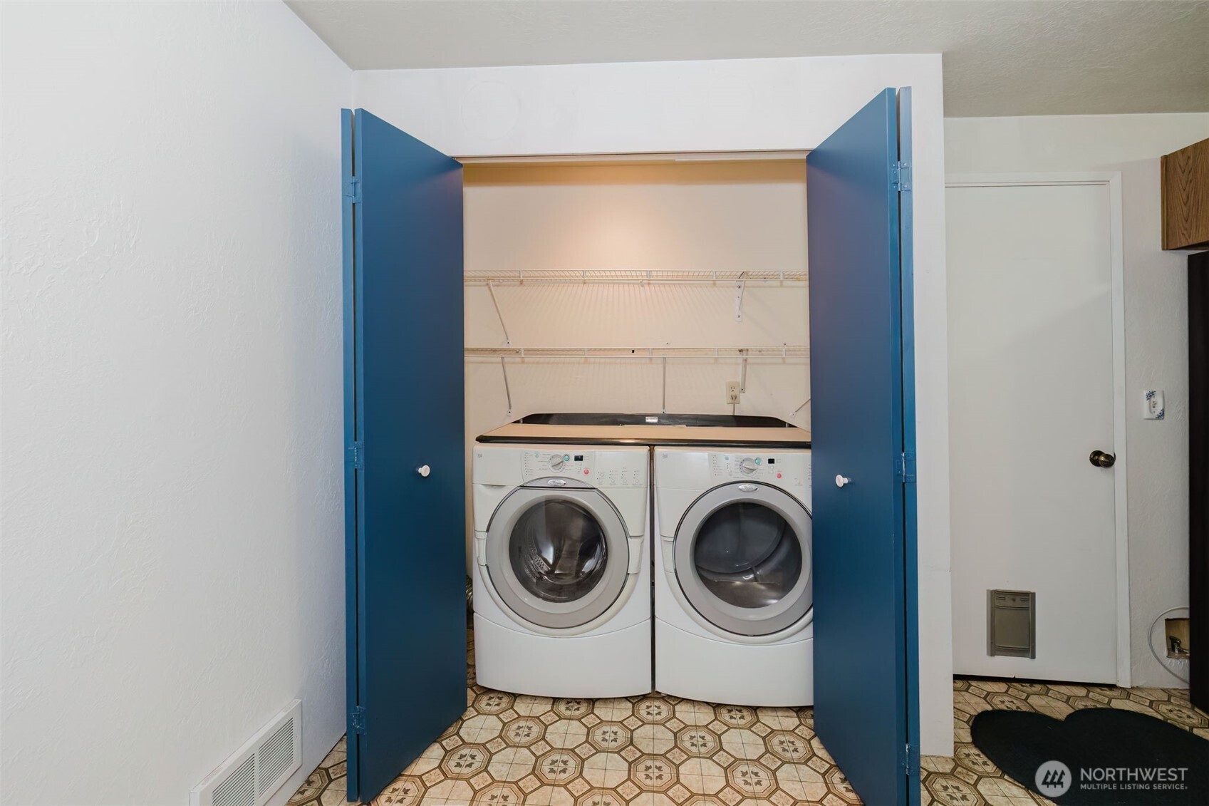 property viewer photo 12