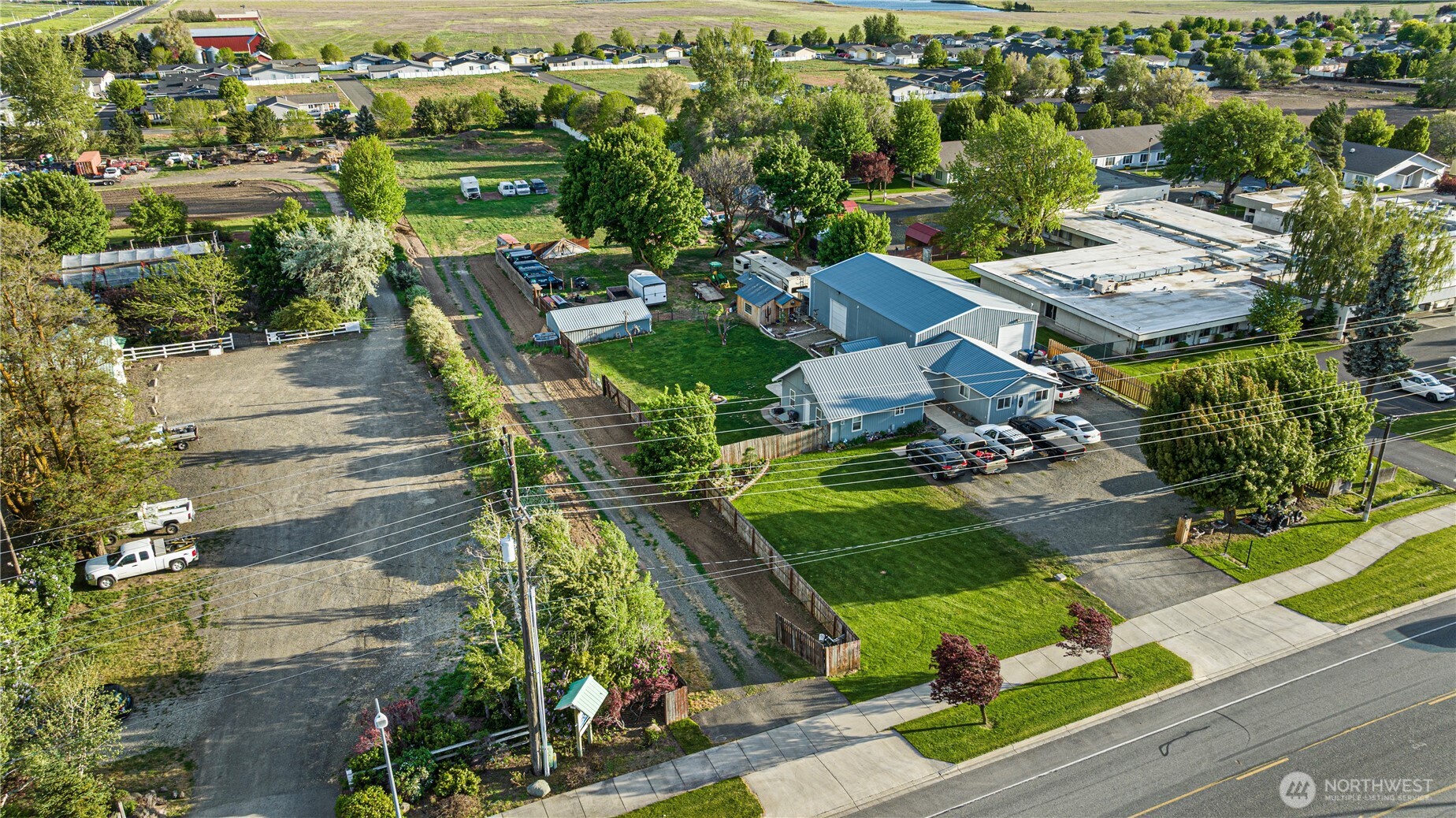 main property photo 12