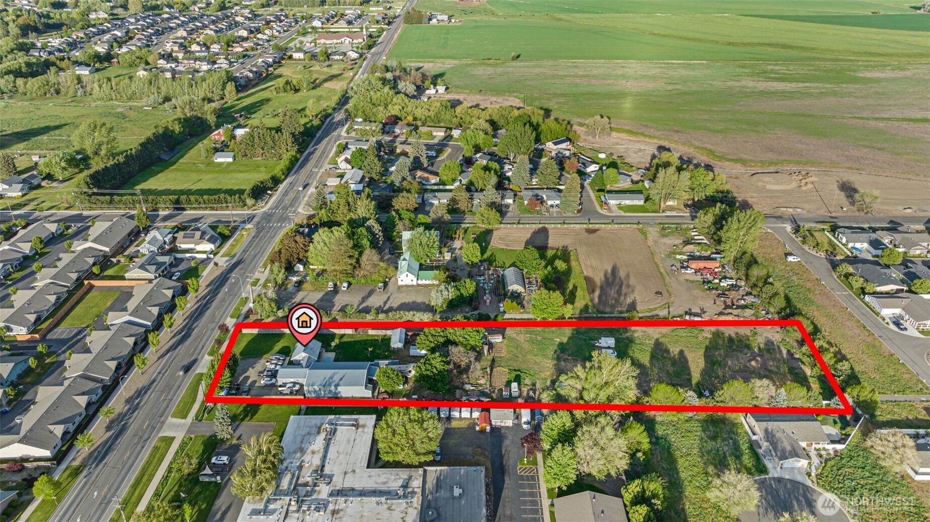 main property photo 10