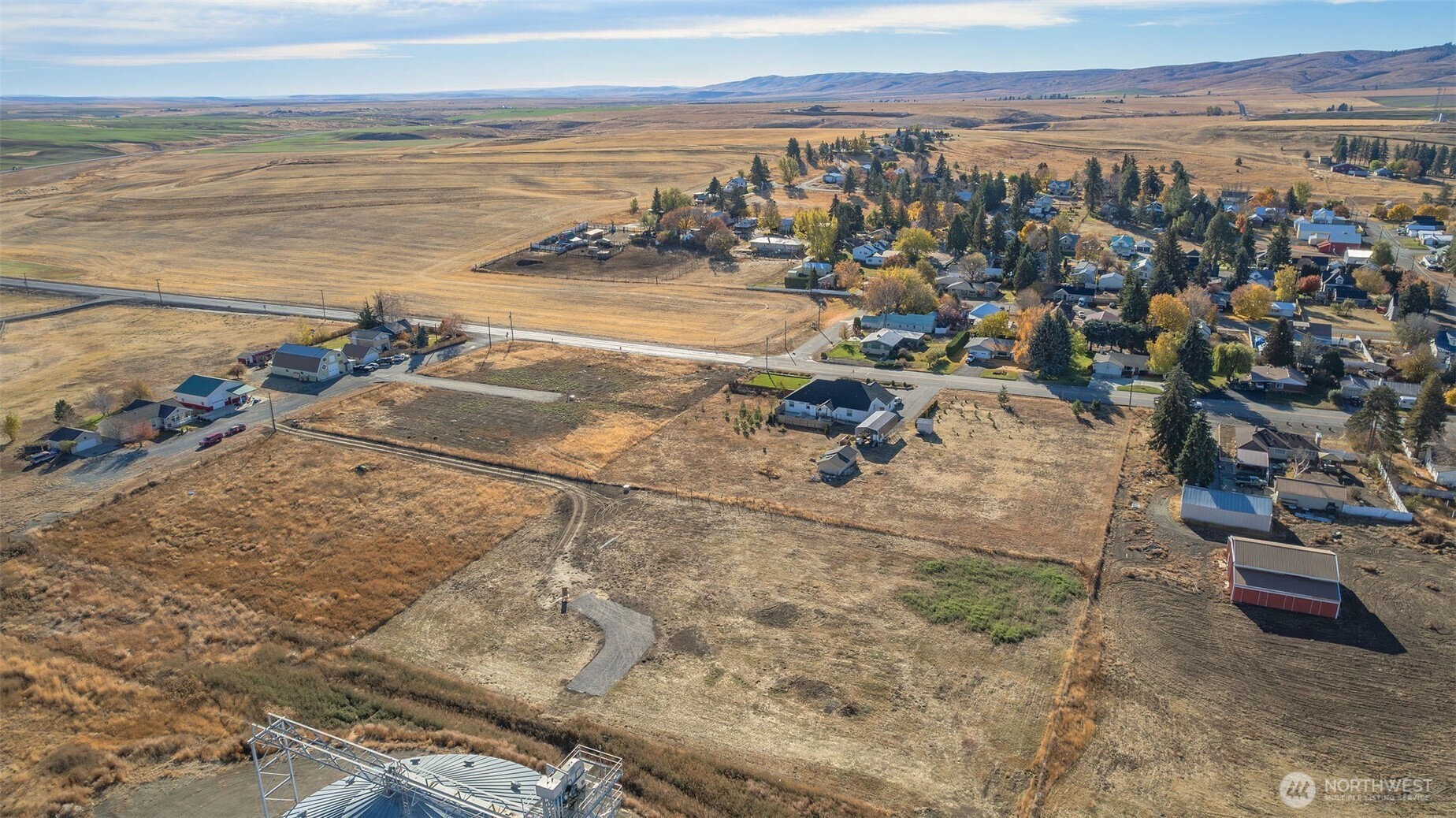 main property photo 16