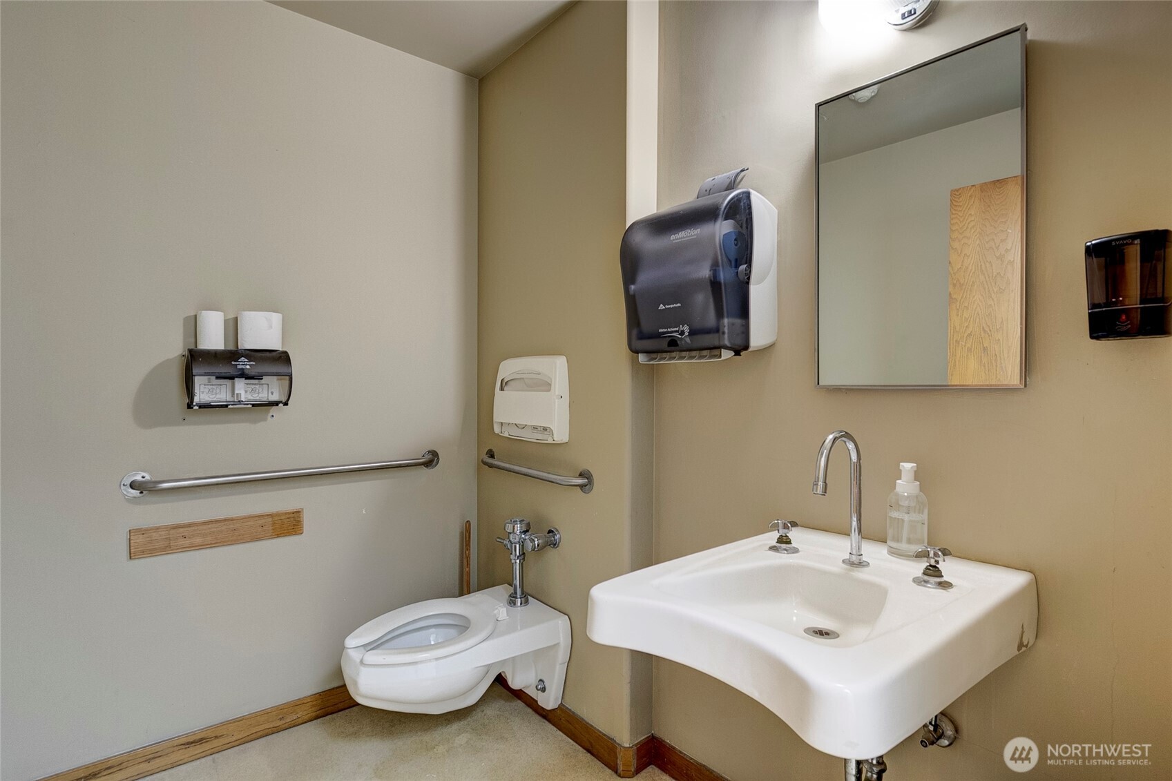 main property photo 15