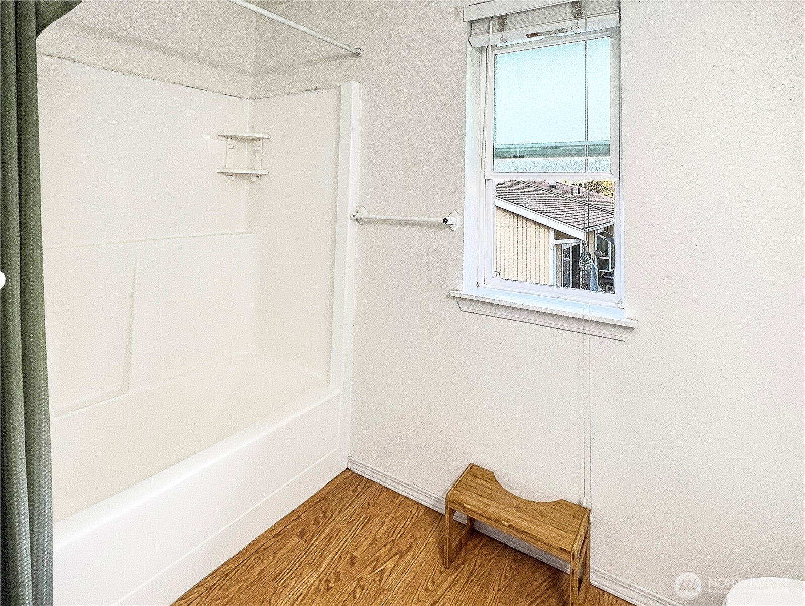 property viewer photo 20