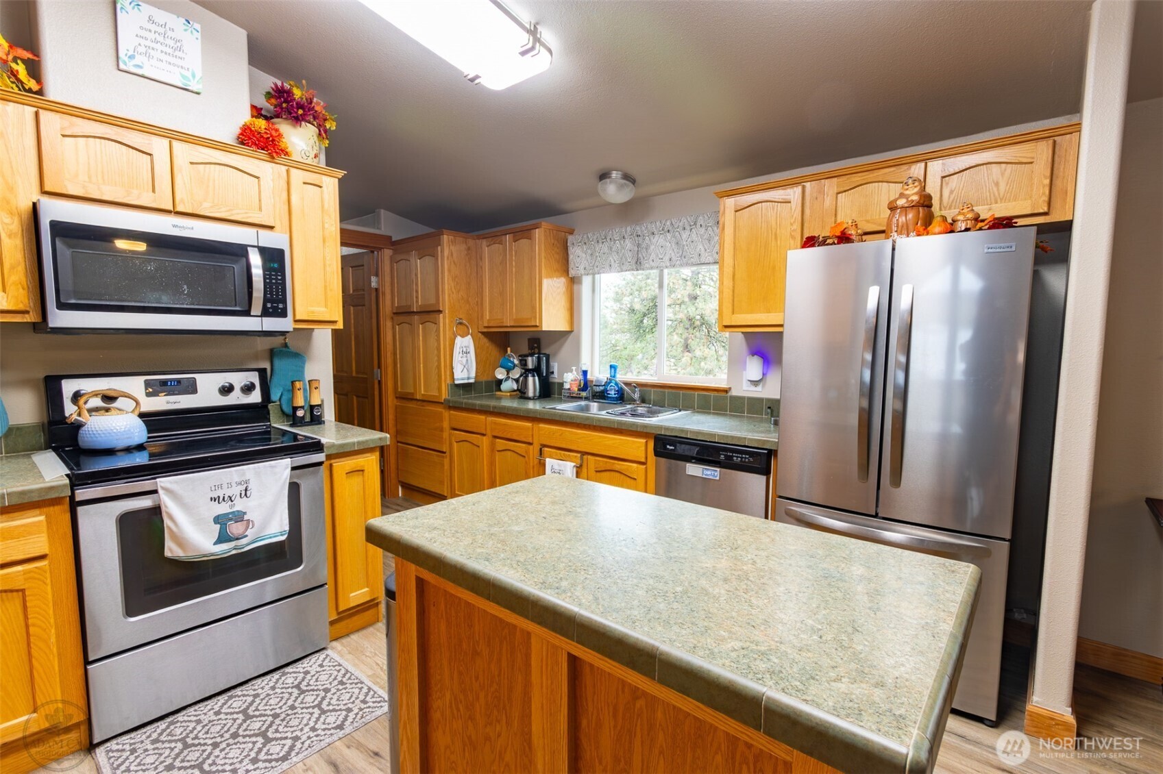 main property photo 7