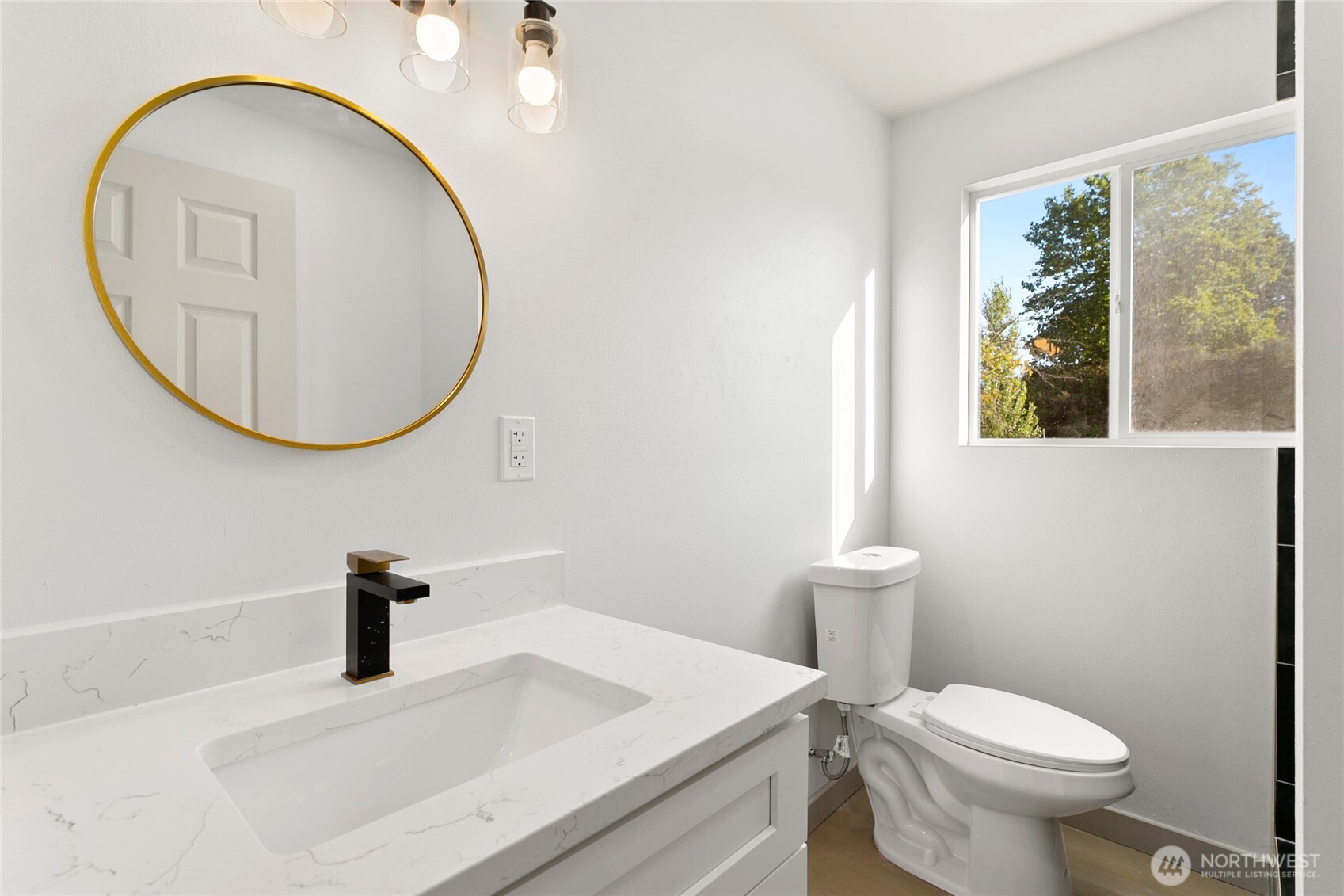 property viewer photo 12