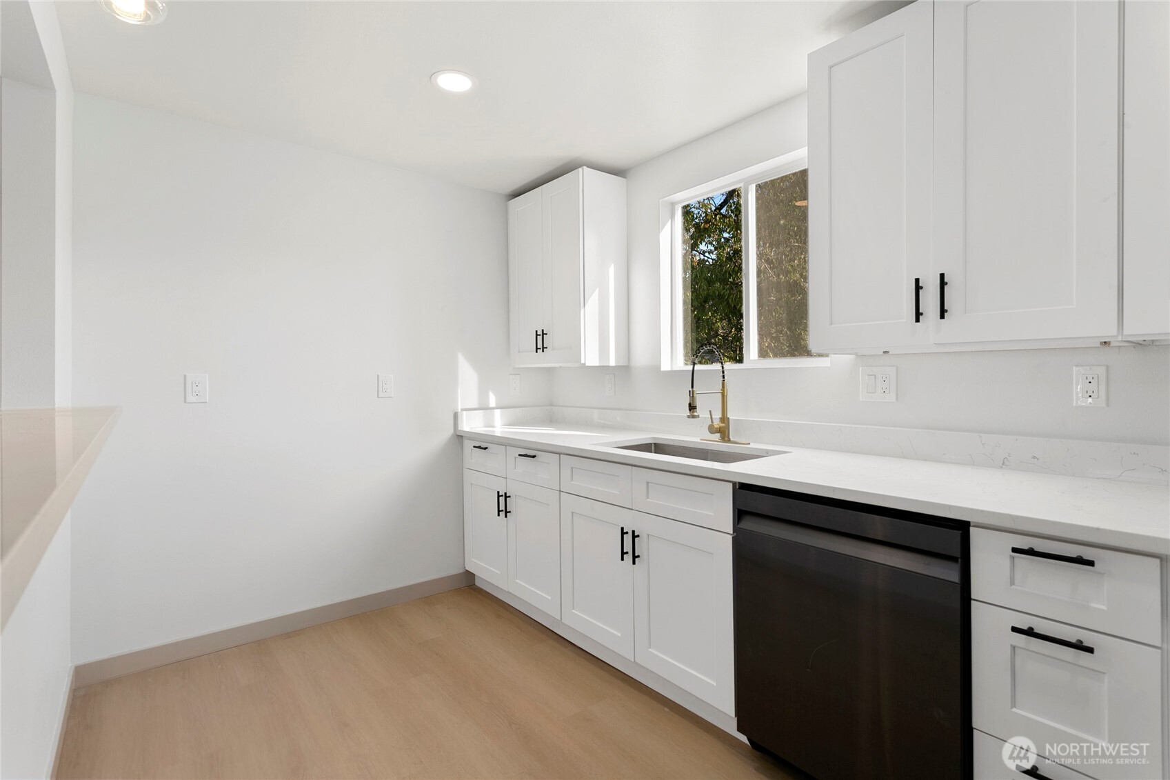 property viewer photo 6