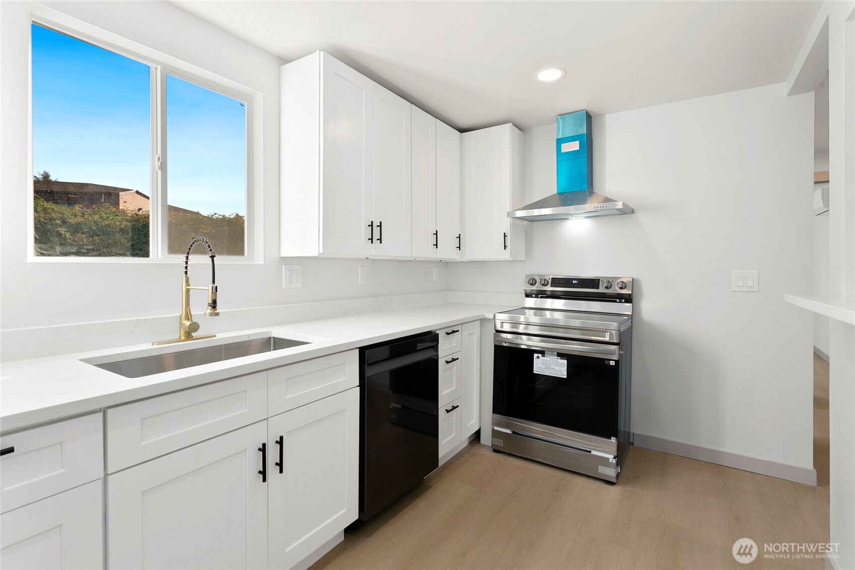 property viewer photo 7