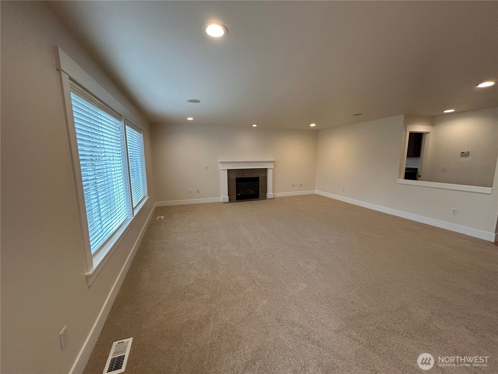 property viewer photo 12