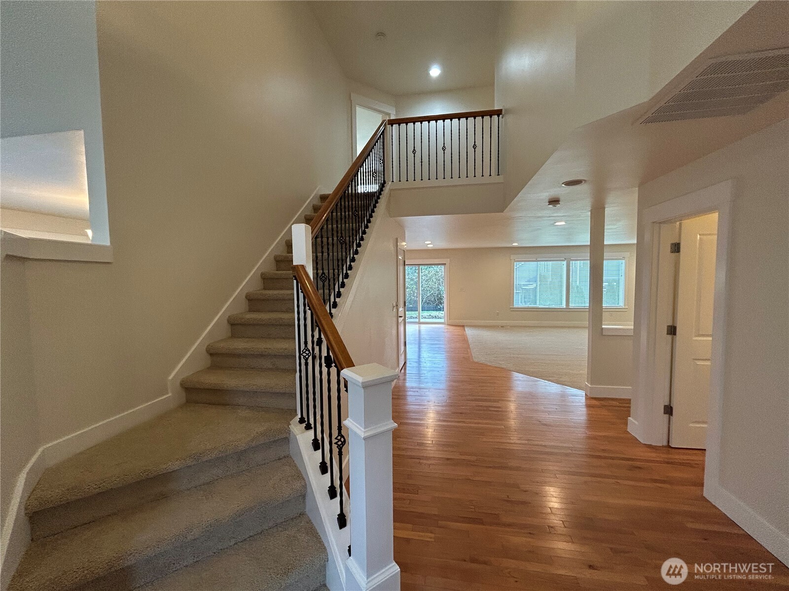 property viewer photo 15