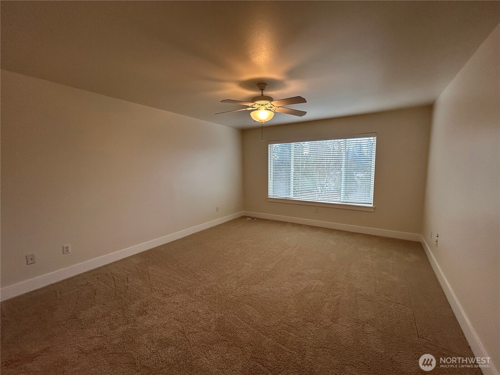 property viewer photo 18