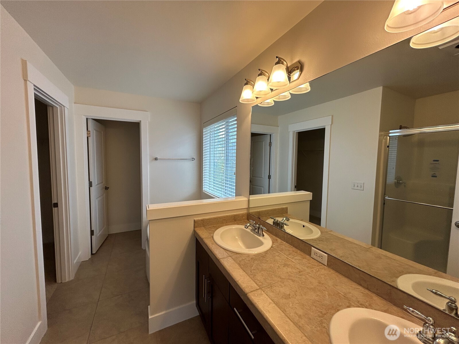 property viewer photo 20
