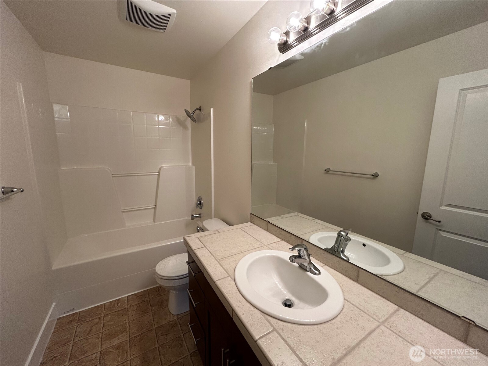 property viewer photo 24