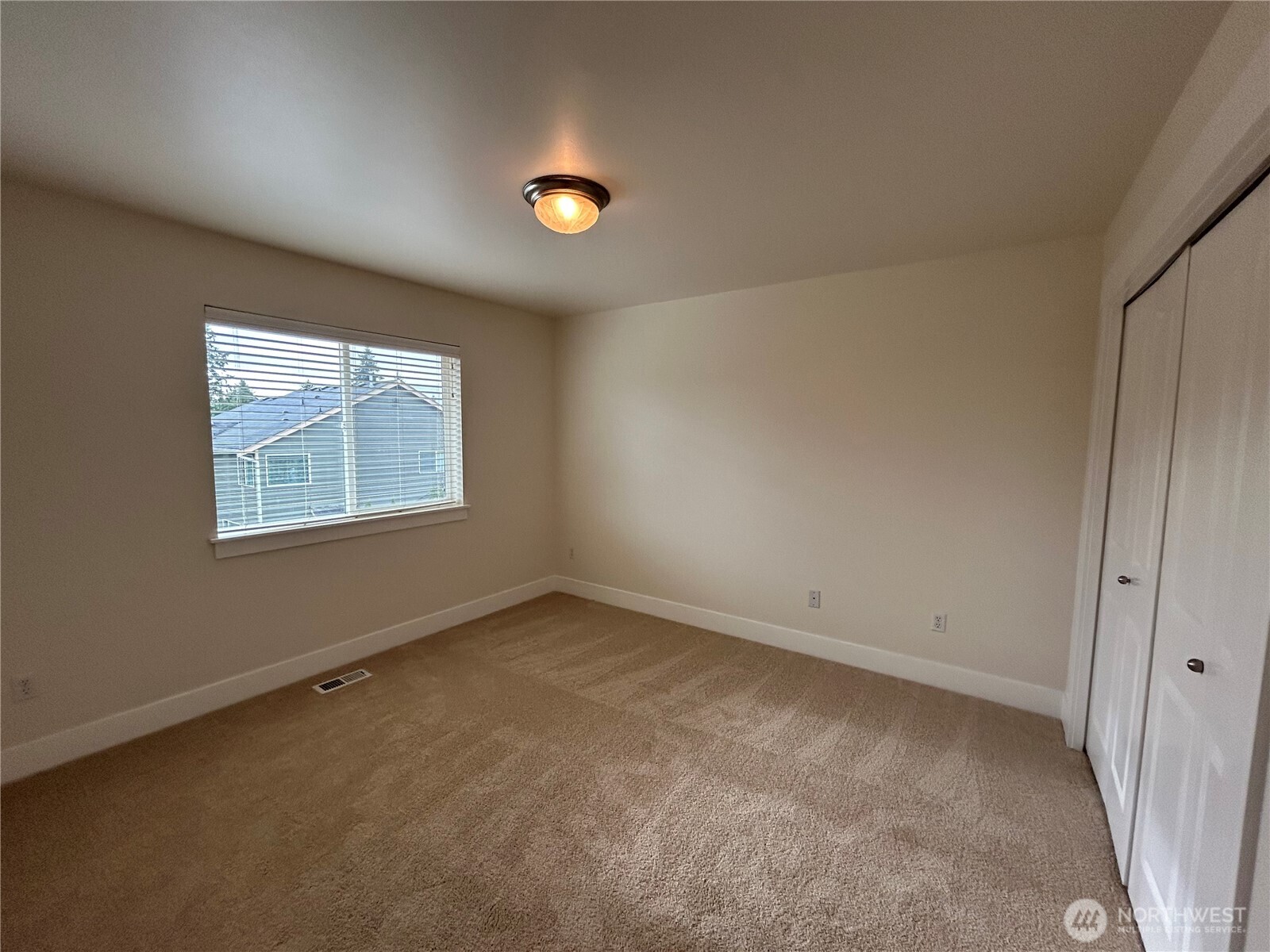 property viewer photo 26