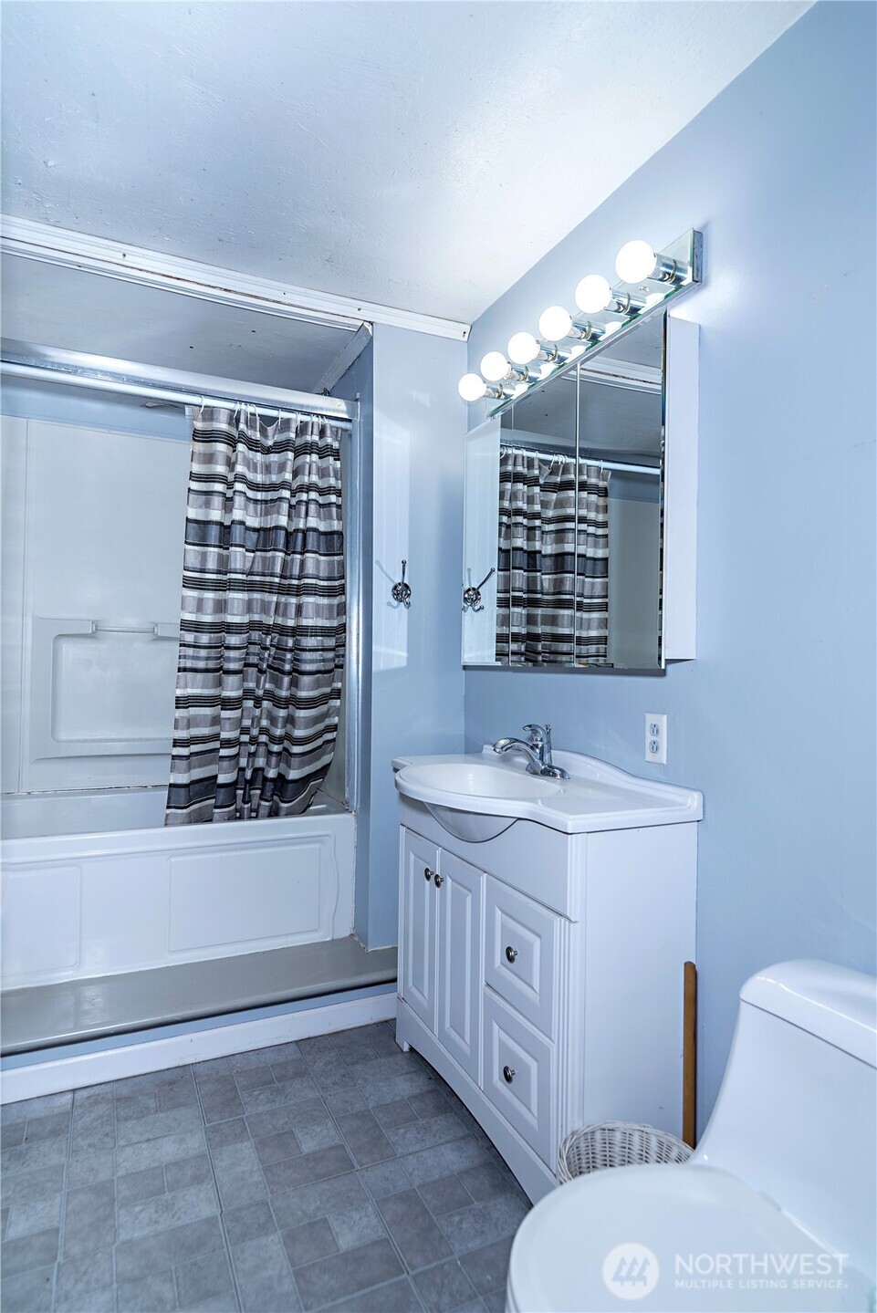 property viewer photo 26