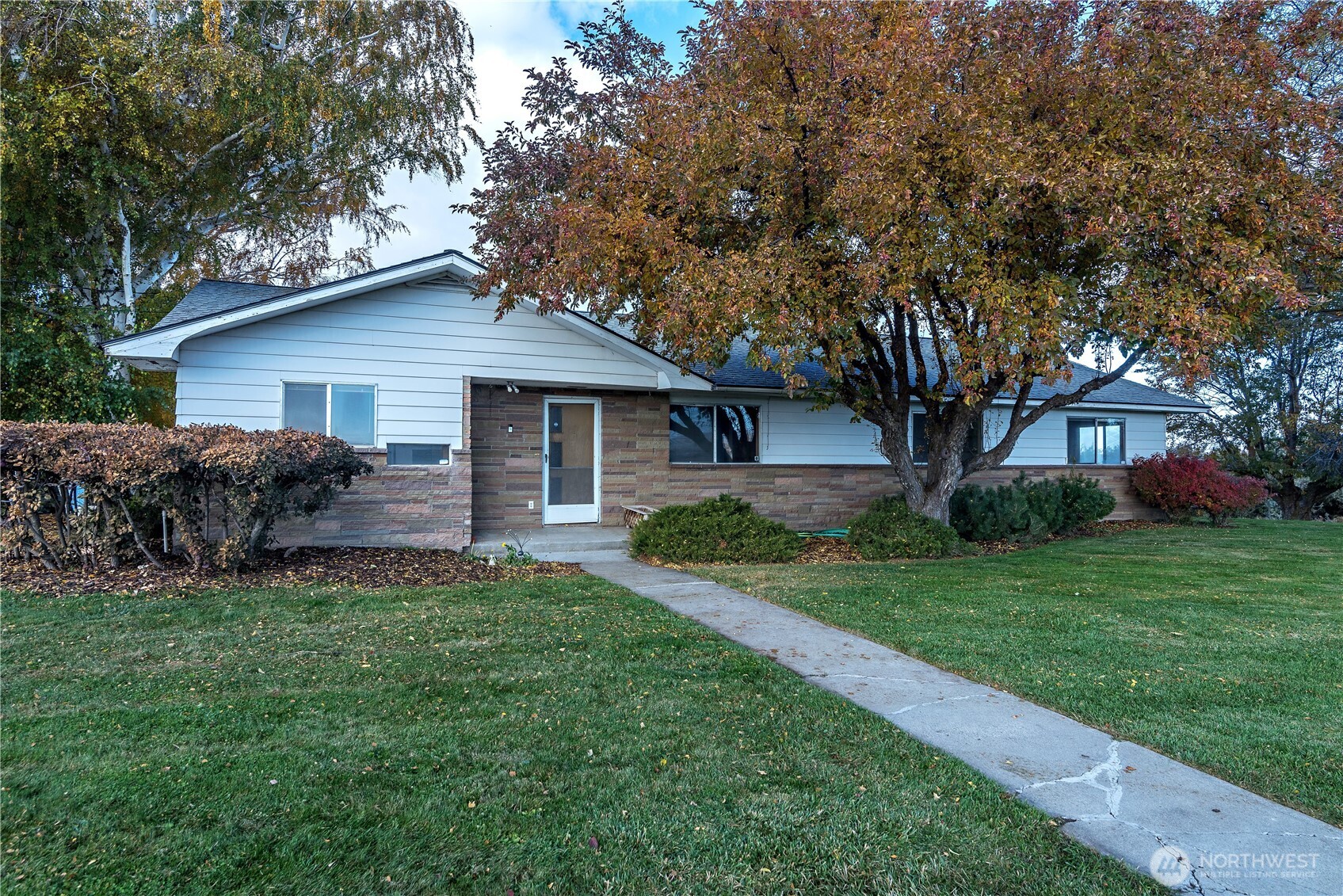 property viewer photo 36