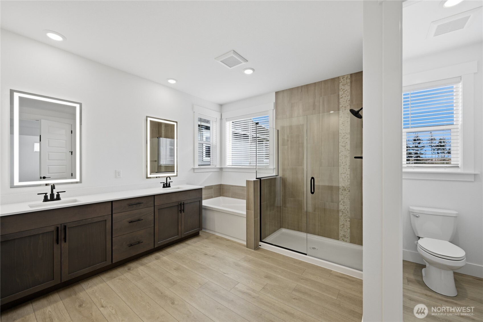 property viewer photo 12