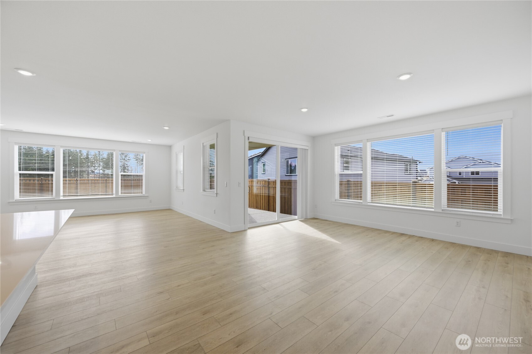 property viewer photo 4