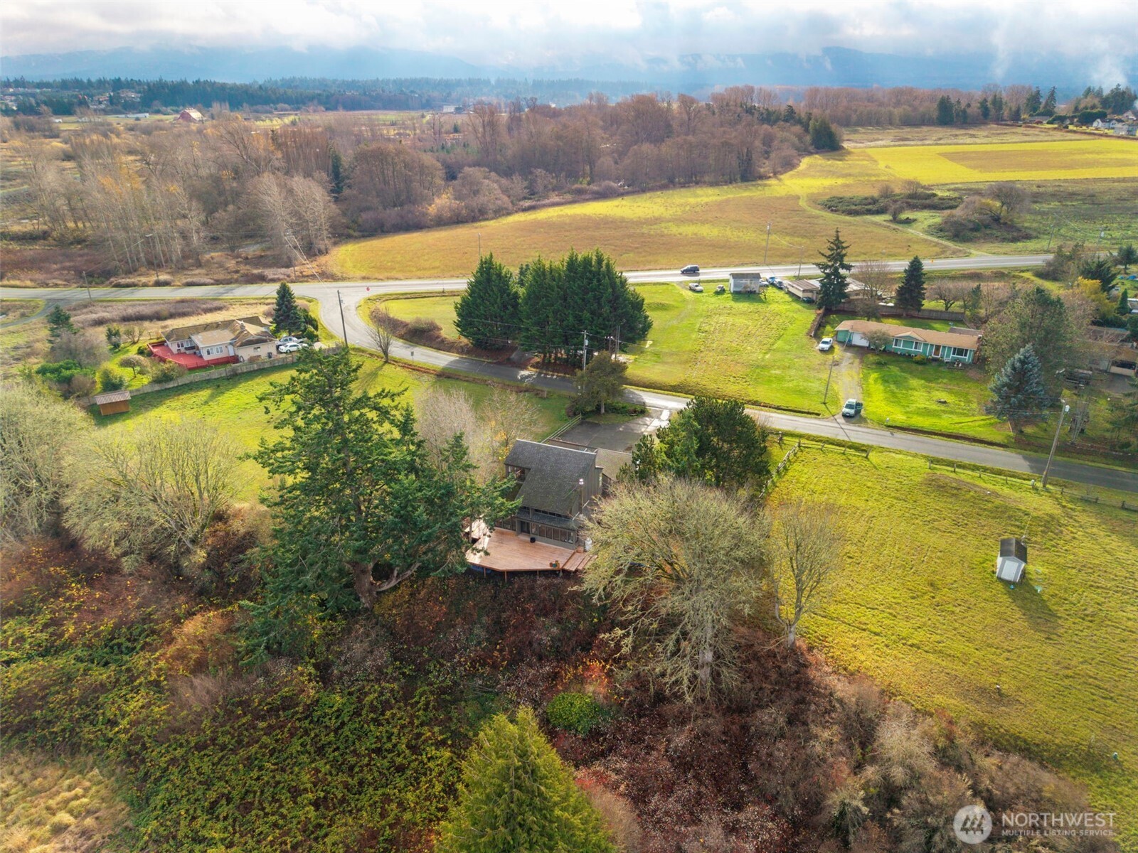main property photo 30