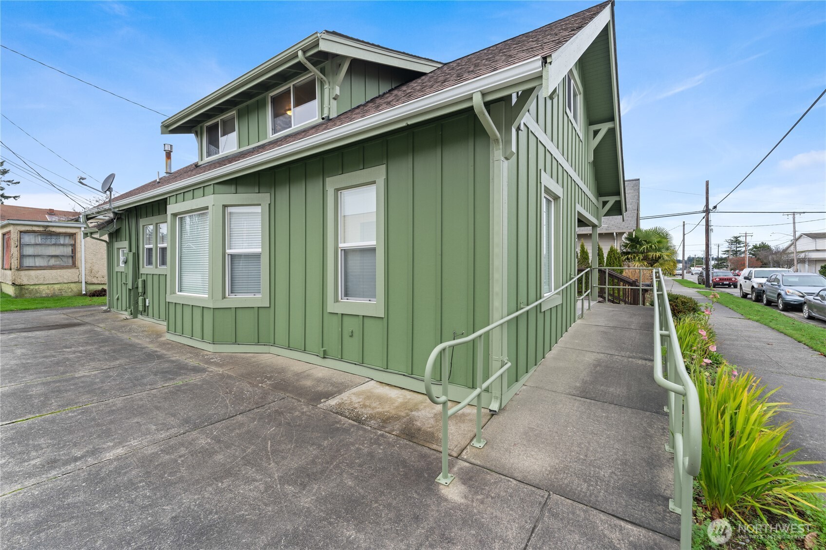 main property photo 36