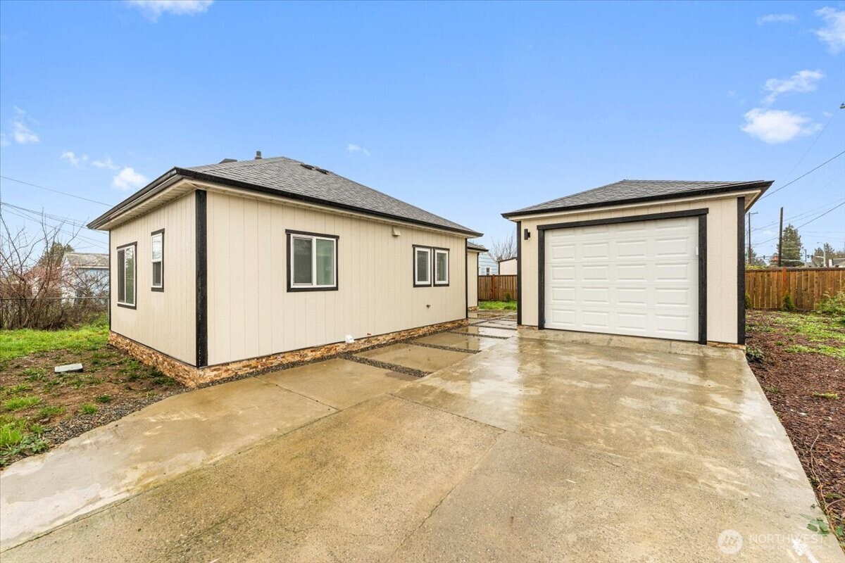 property viewer photo 10