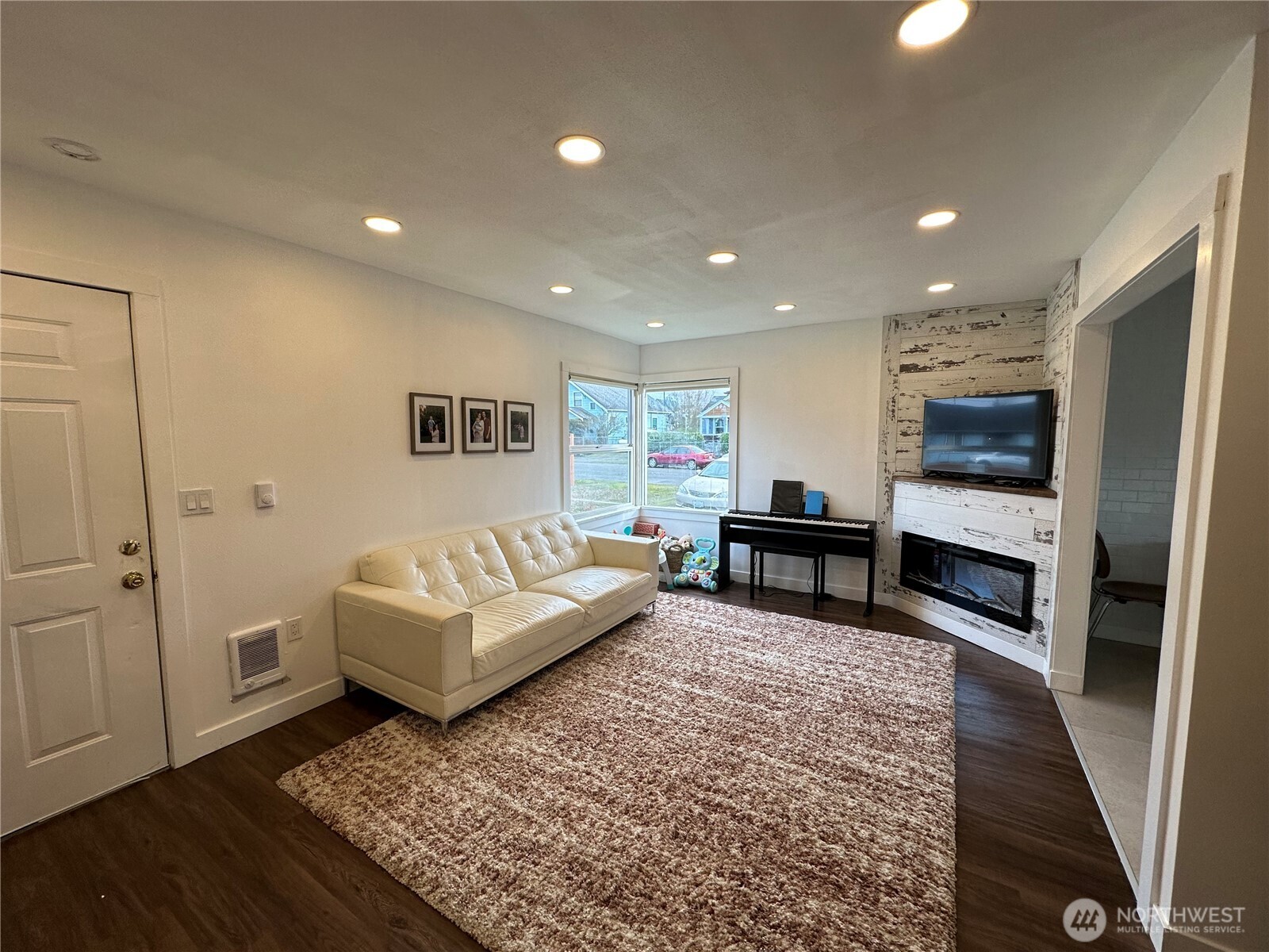 property viewer photo 4