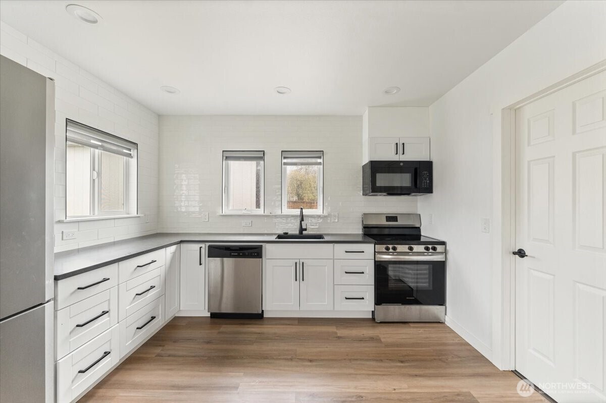 property viewer photo 5