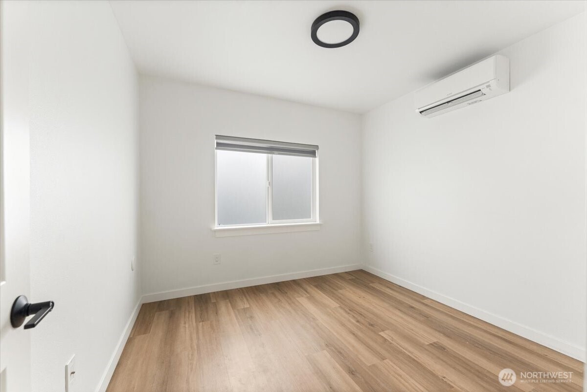 property viewer photo 7