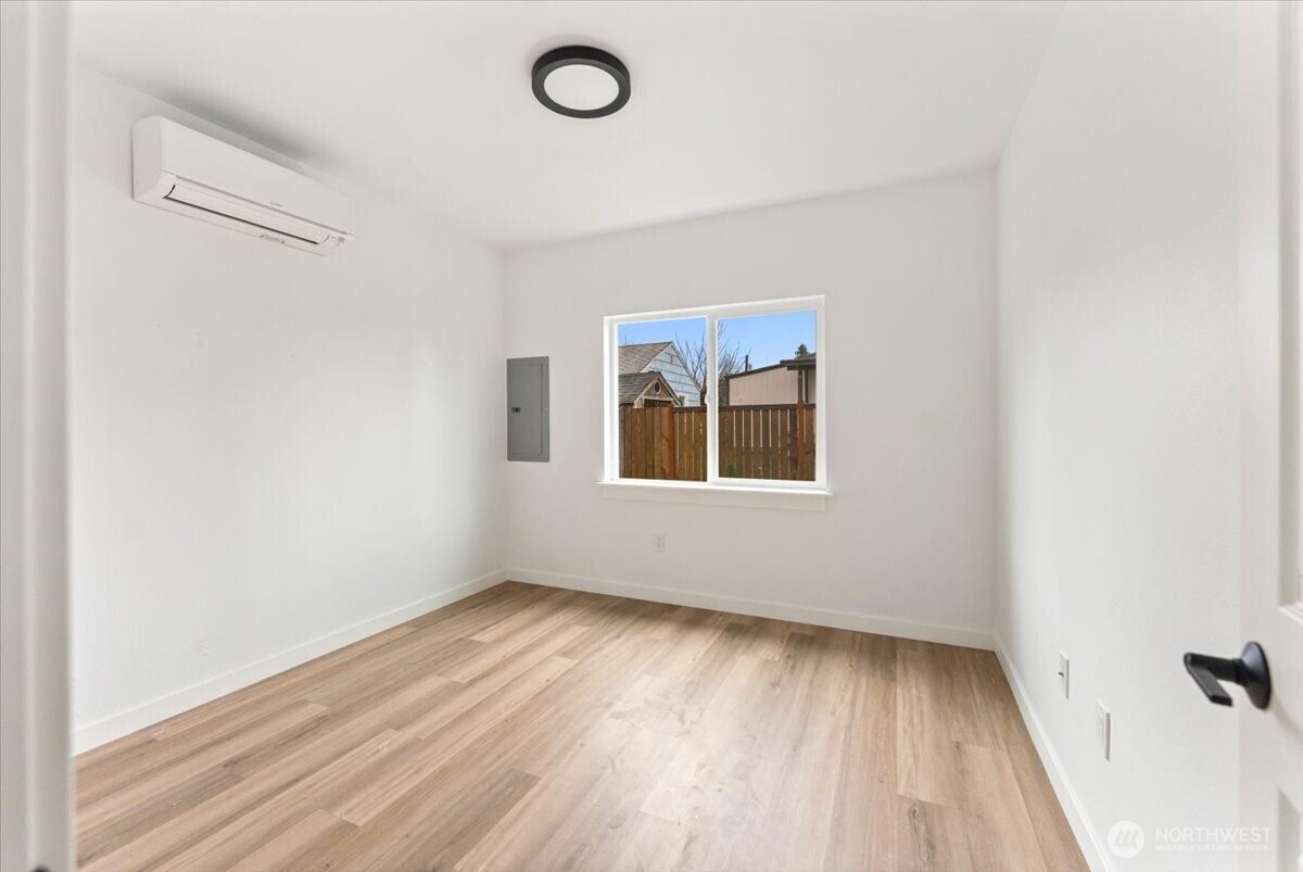 property viewer photo 8