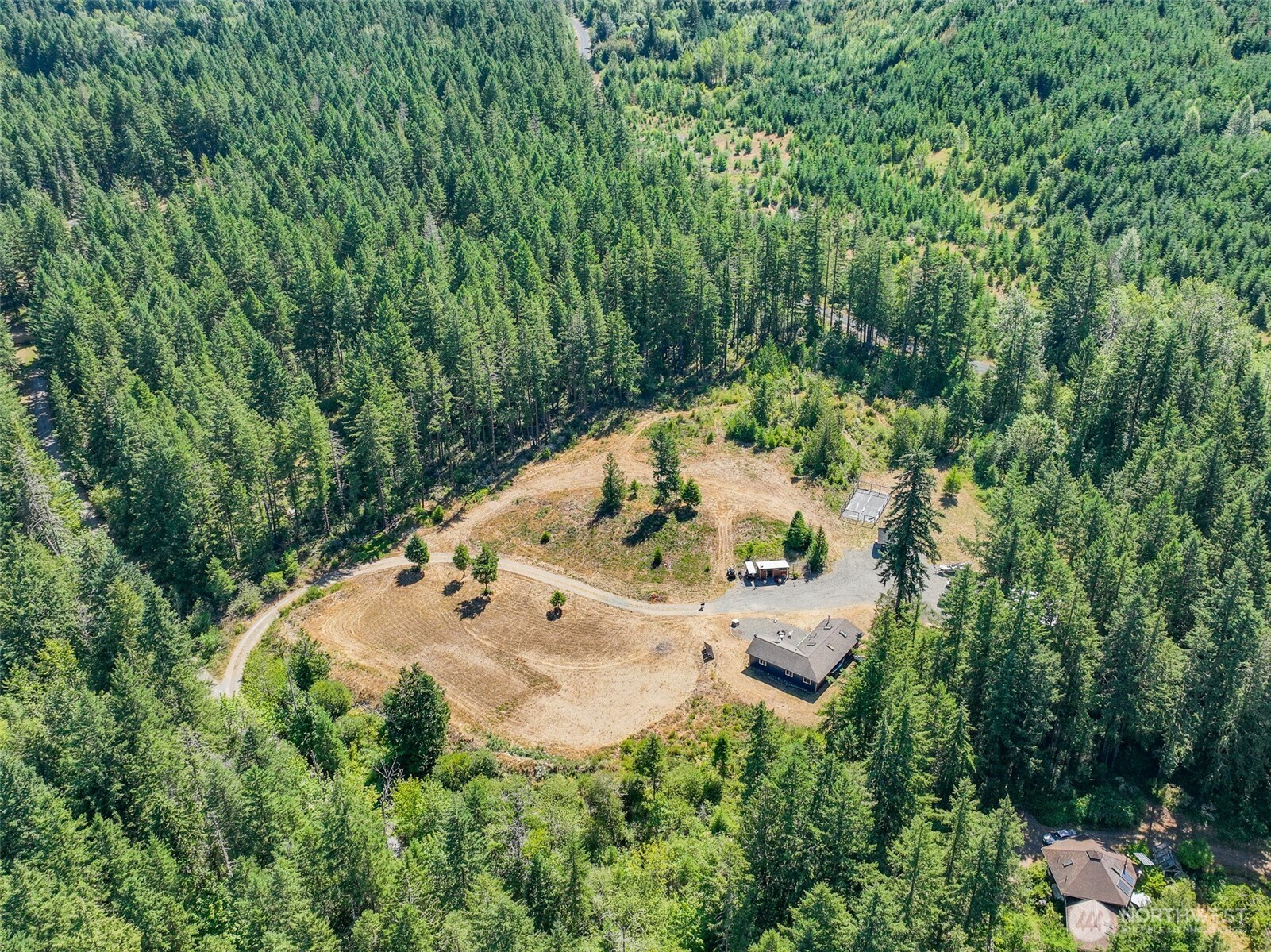 main property photo 8