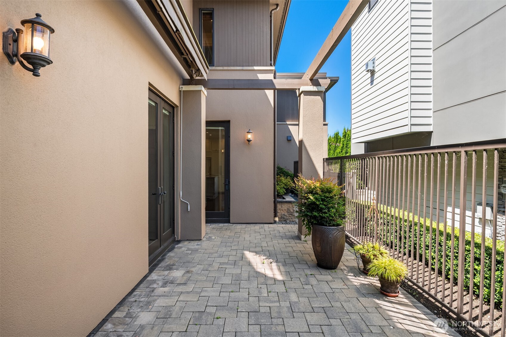 property viewer photo 15