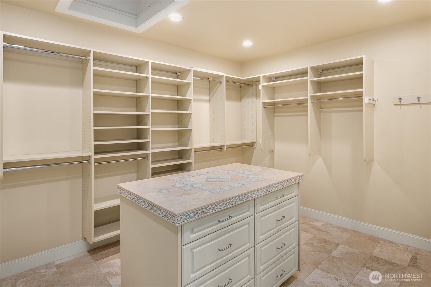 property viewer photo 20