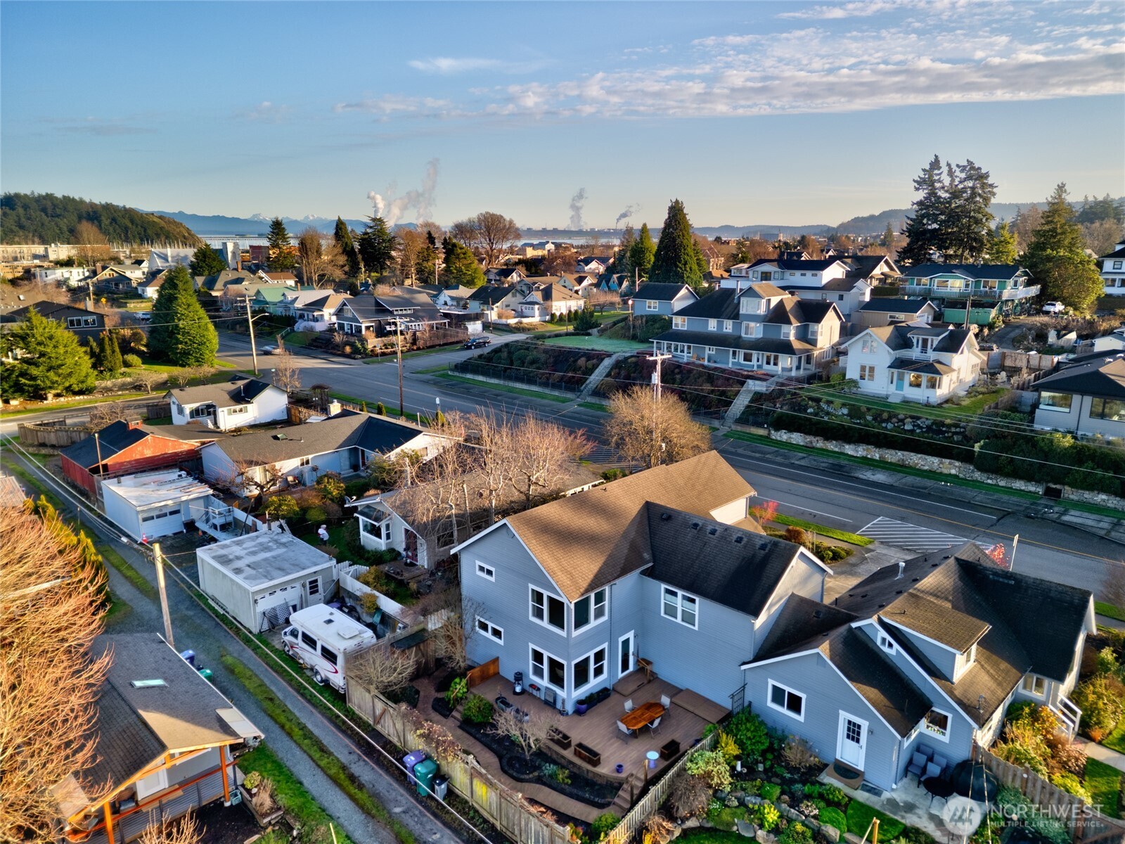 main property photo 30