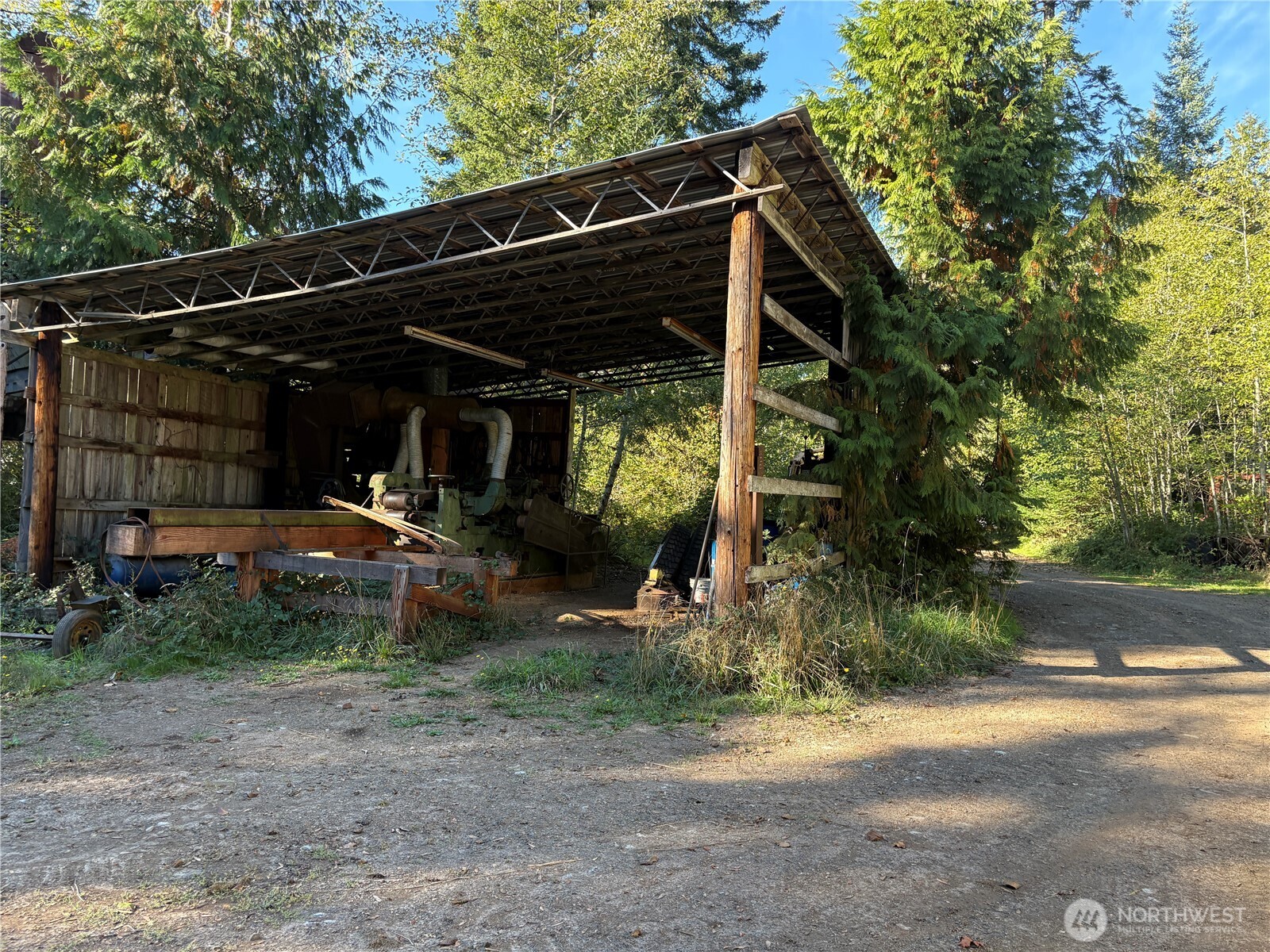 main property photo 30