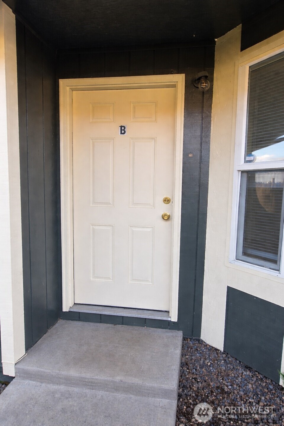 property viewer photo 2