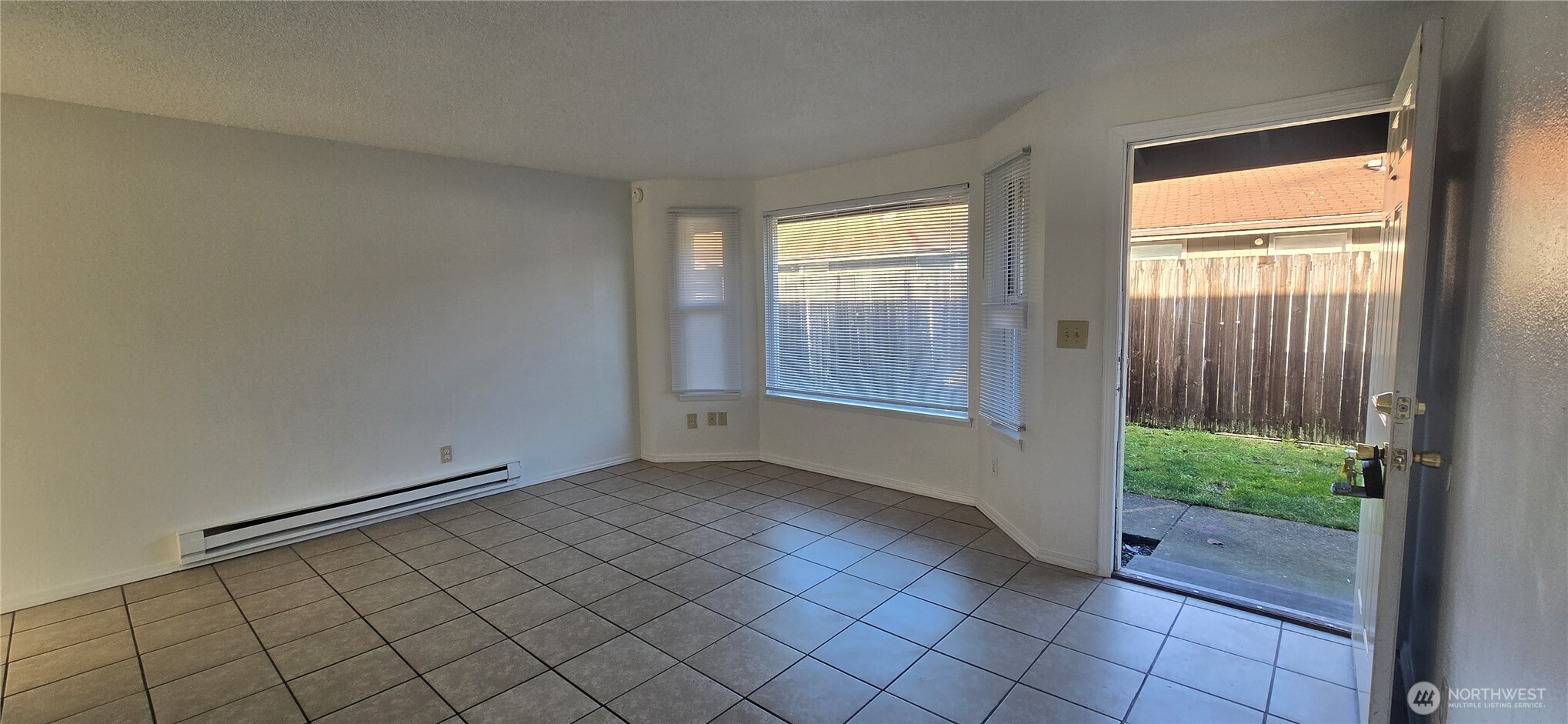 property viewer photo 3