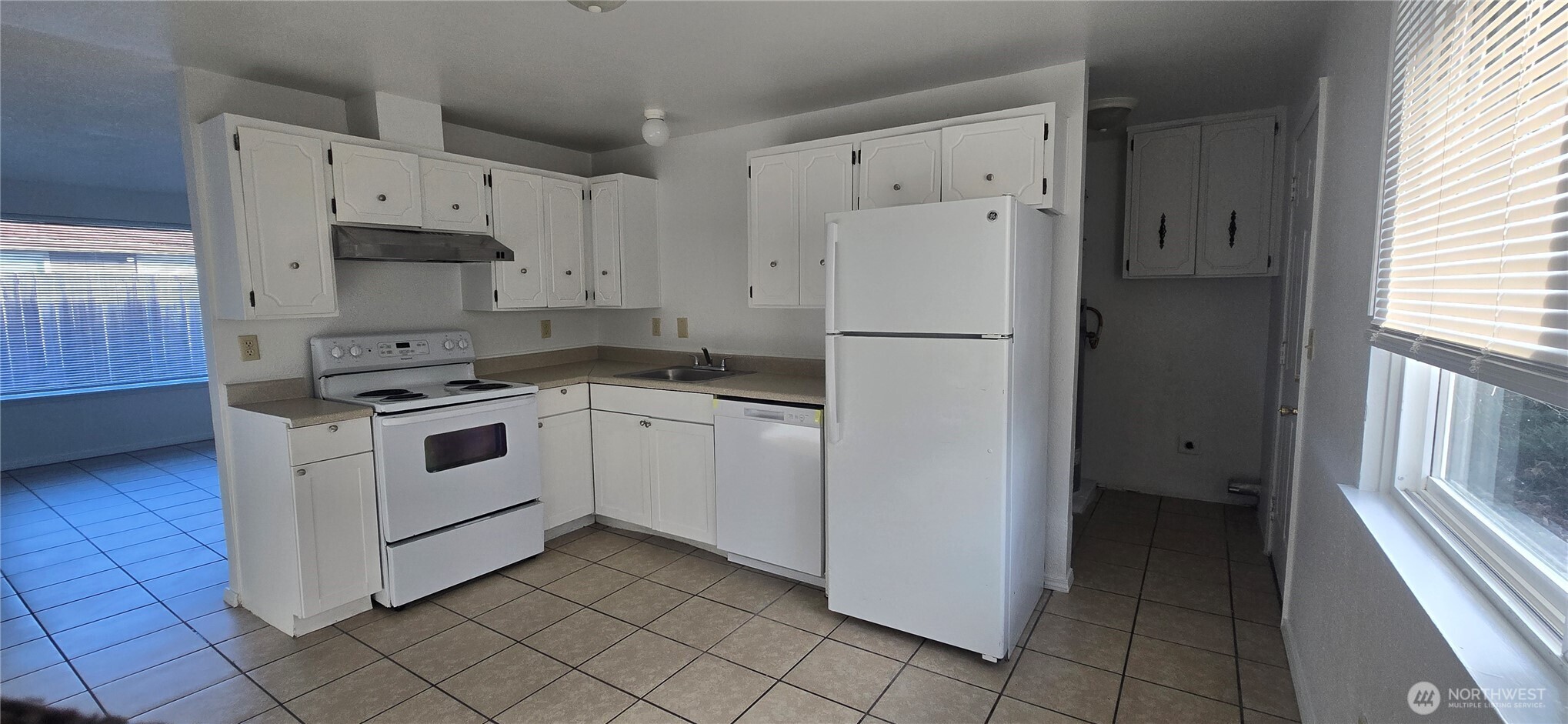 property viewer photo 8