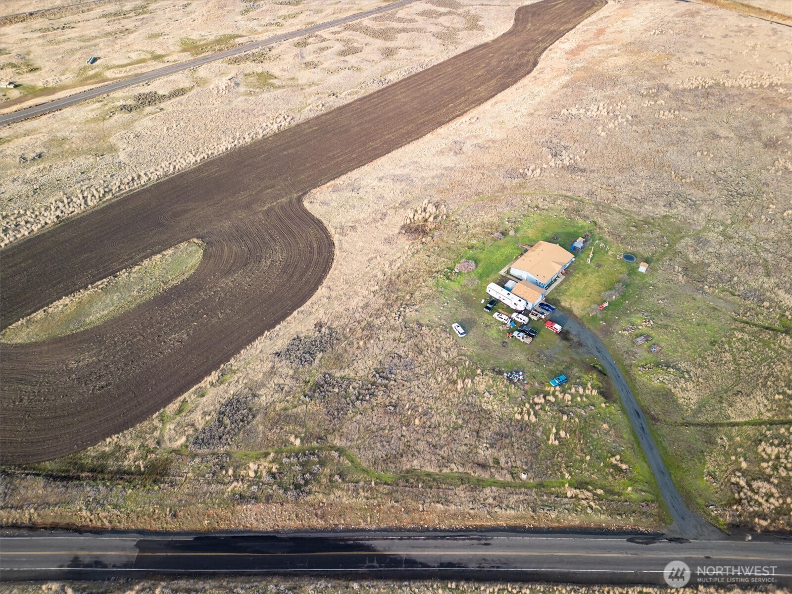 main property photo 34
