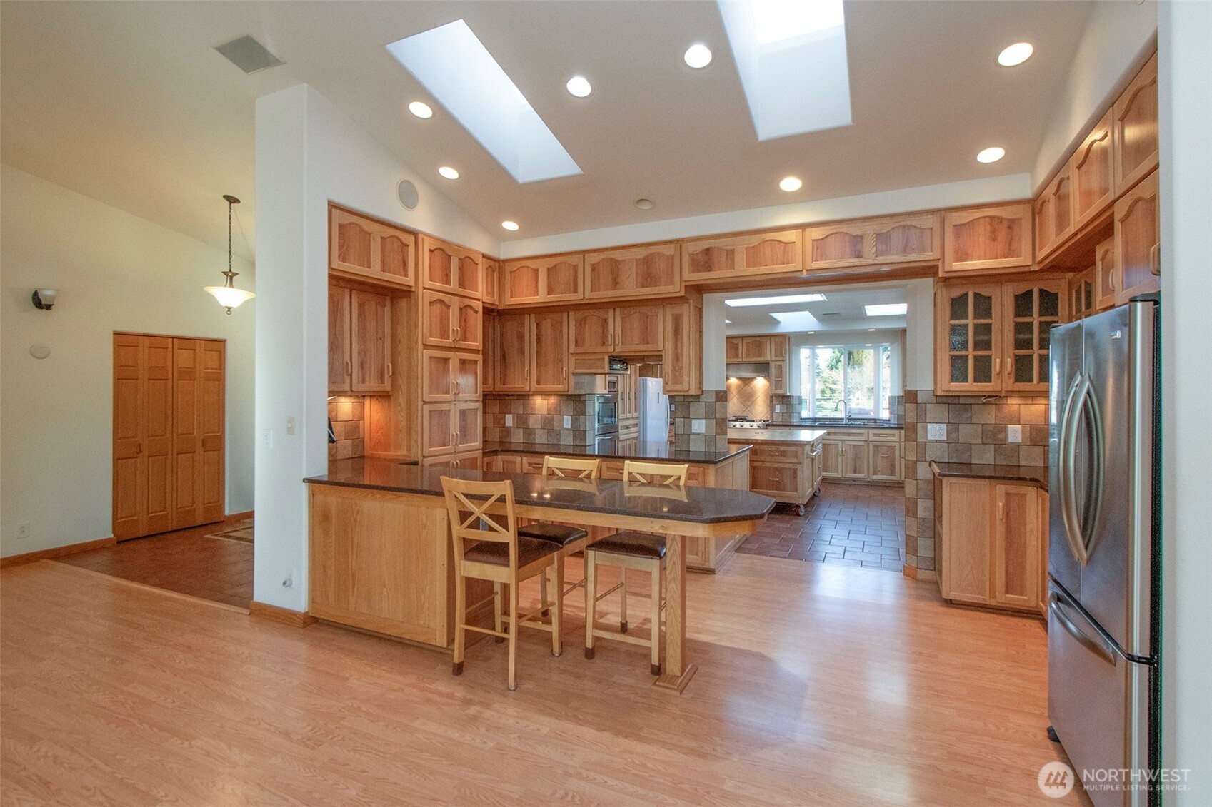 main property photo 13