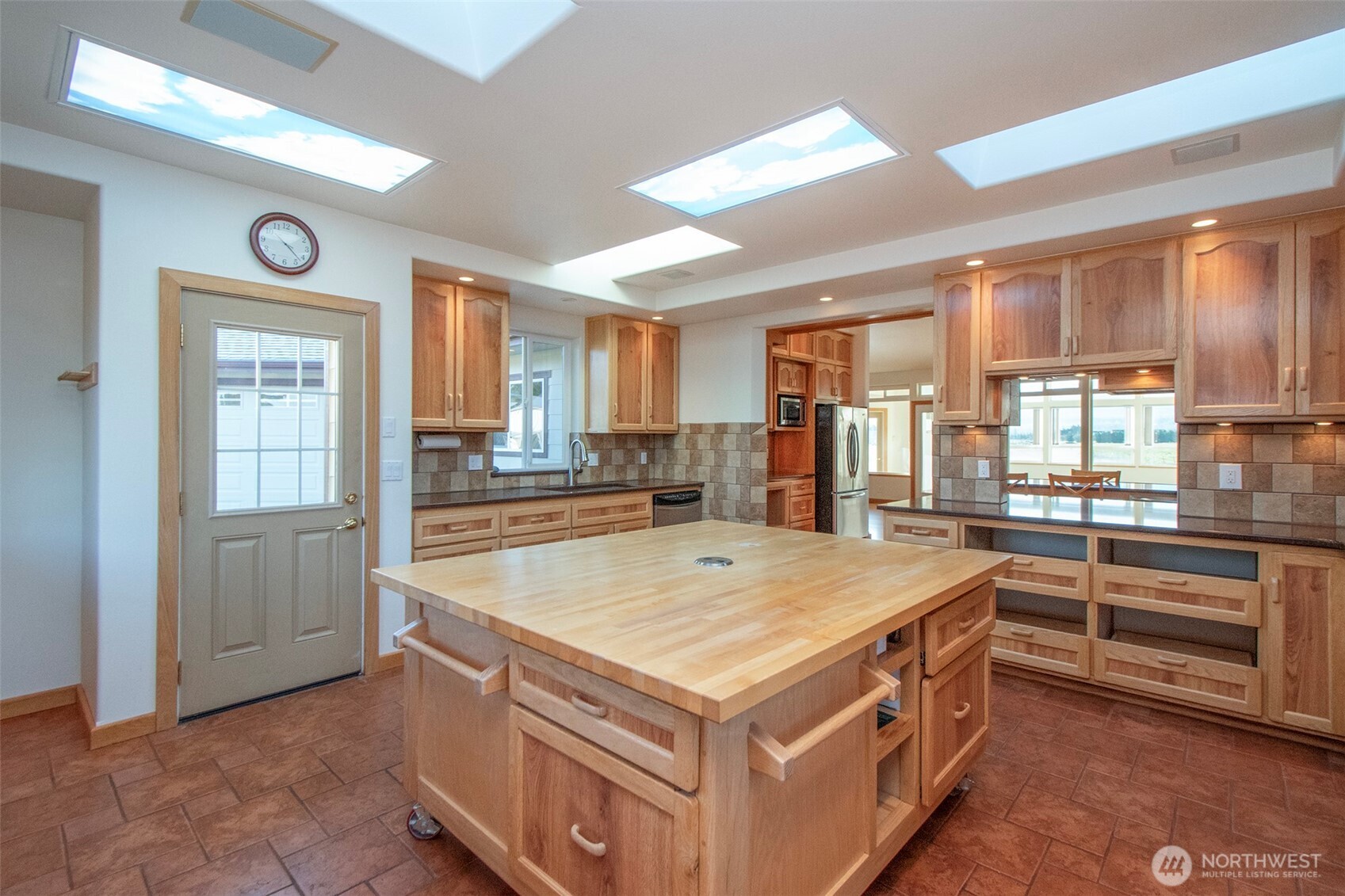 main property photo 17