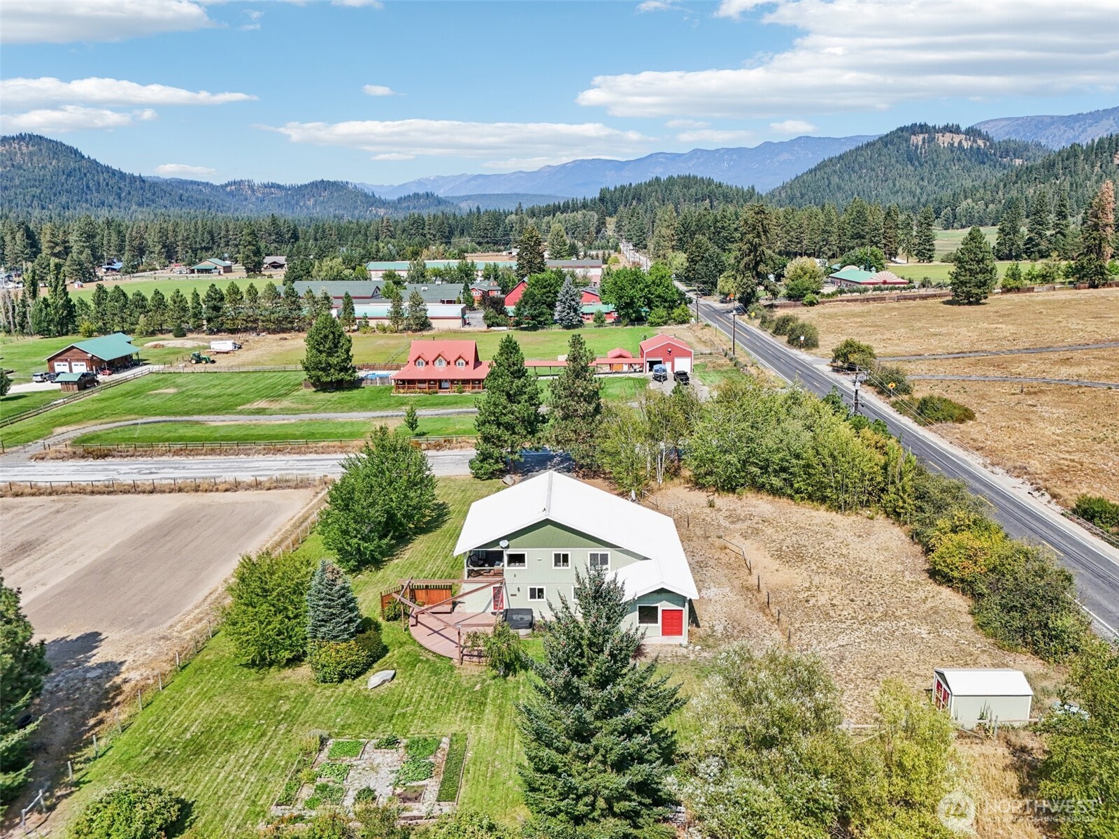 main property photo 36
