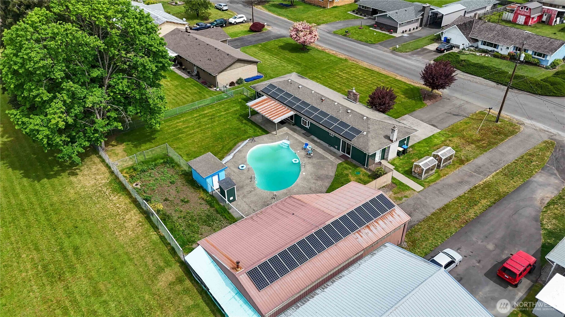 main property photo 33