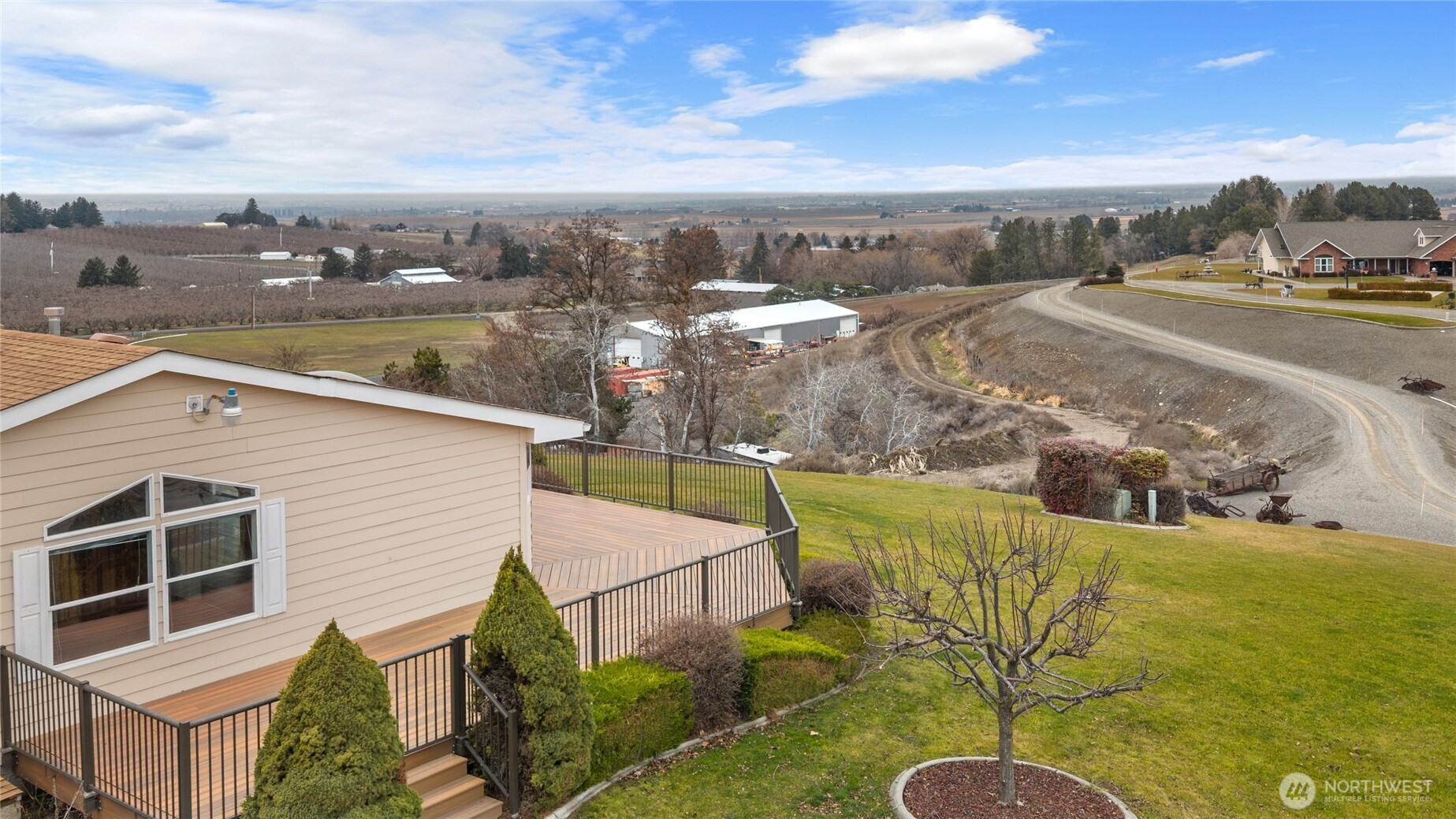 main property photo 27